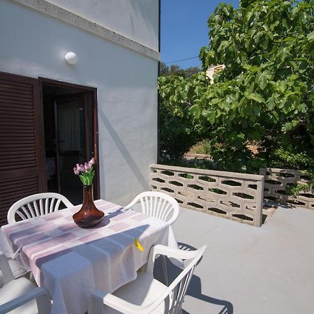 Nena Lägenhet Mali Lošinj Exteriör bild