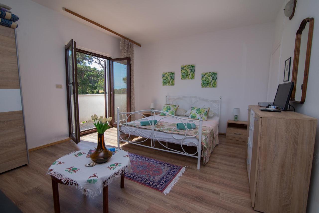 Nena Lägenhet Mali Lošinj Exteriör bild