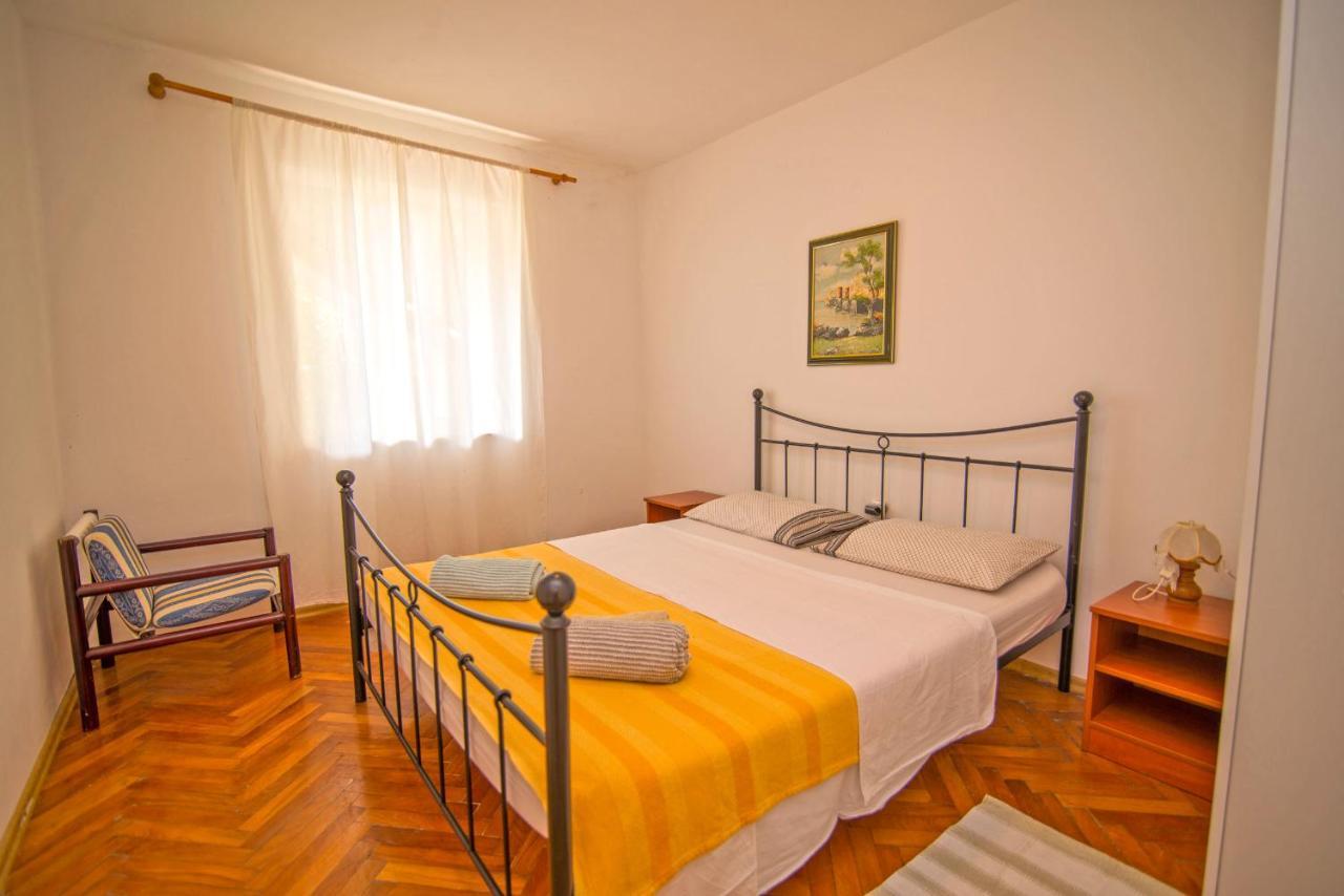 Nena Lägenhet Mali Lošinj Exteriör bild