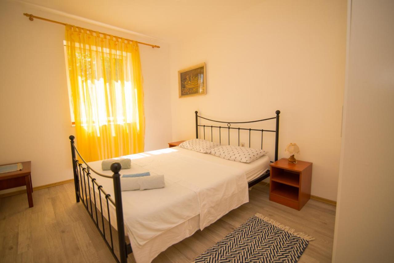 Nena Lägenhet Mali Lošinj Exteriör bild