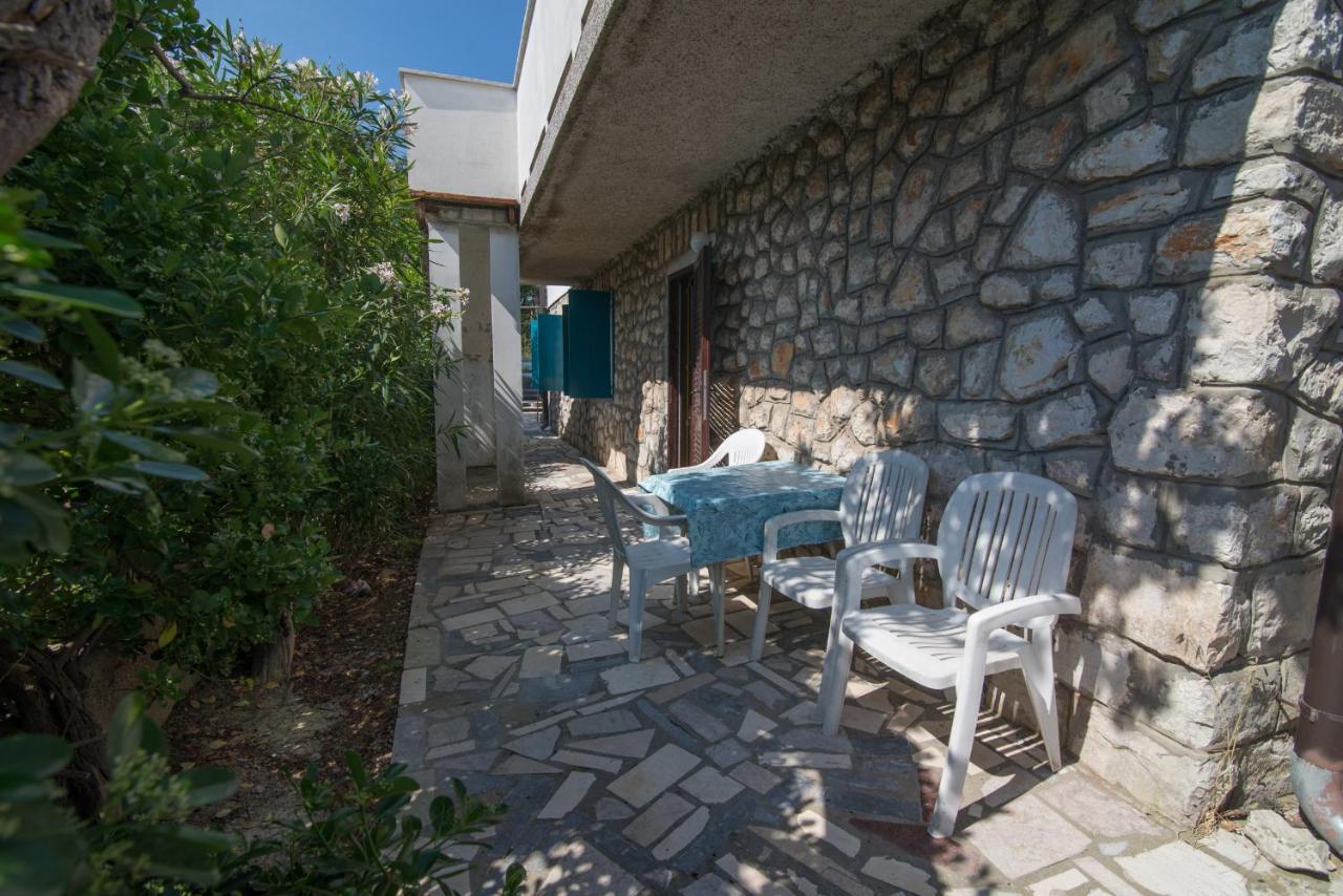 Nena Lägenhet Mali Lošinj Exteriör bild