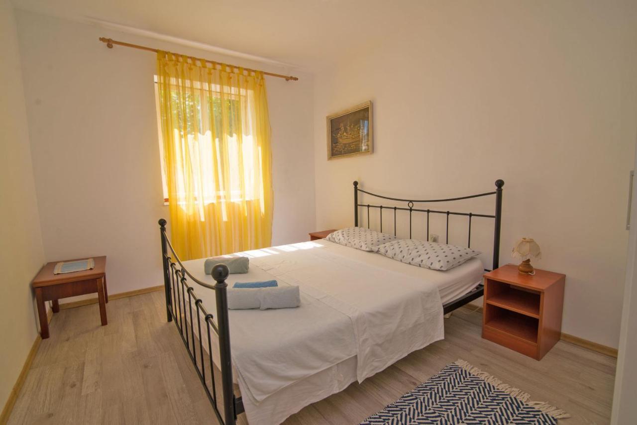 Nena Lägenhet Mali Lošinj Exteriör bild