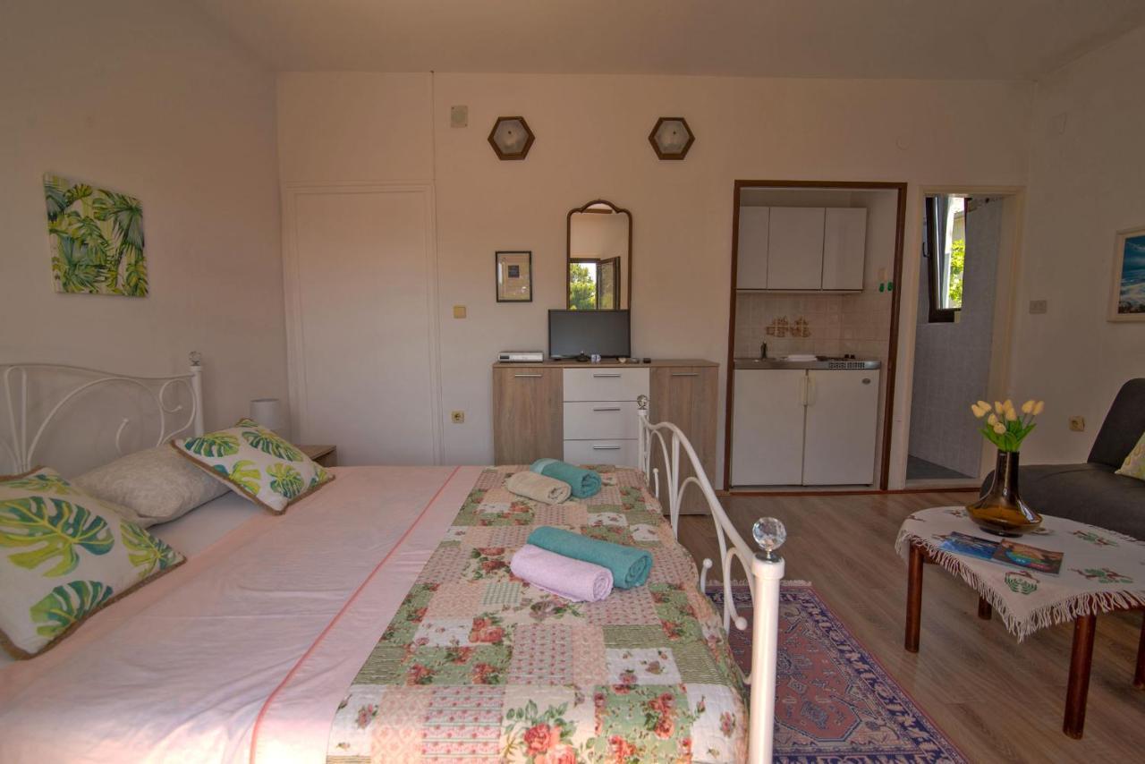 Nena Lägenhet Mali Lošinj Exteriör bild